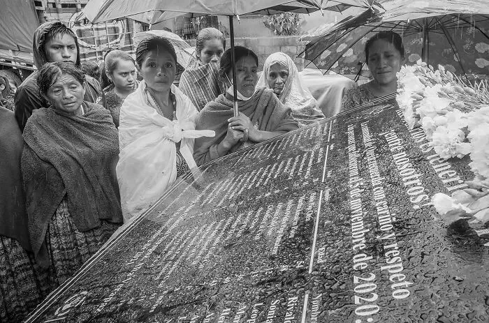 'Los Olvidados, Guatemala': 20 Photographs By Harvey Castro Examining Marginalized Communities Left Behind By Natural Disasters