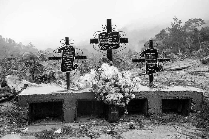 'Los Olvidados, Guatemala': 20 Photographs By Harvey Castro Examining Marginalized Communities Left Behind By Natural Disasters