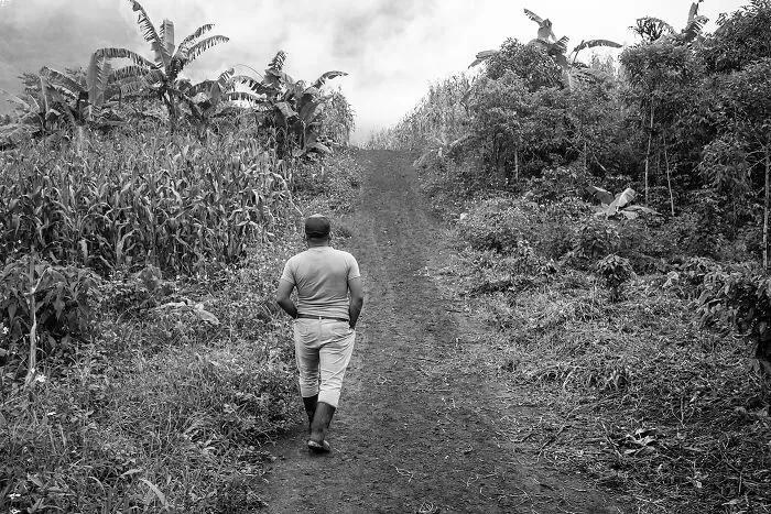 'Los Olvidados, Guatemala': 20 Photographs By Harvey Castro Examining Marginalized Communities Left Behind By Natural Disasters