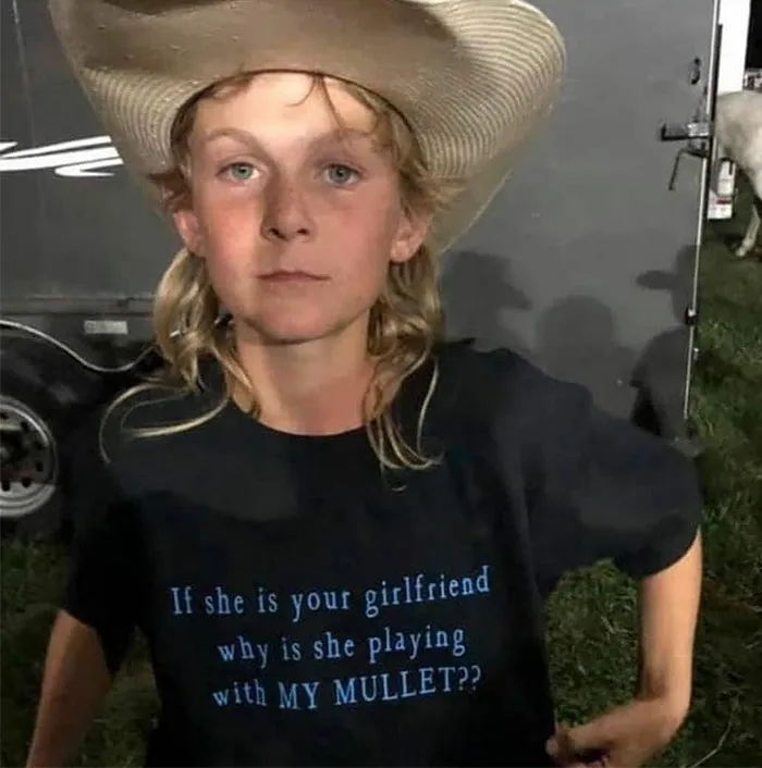 This Instagram Account Shares Pics With Little To No Context, And Here Are 40 Of The Funniest Ones