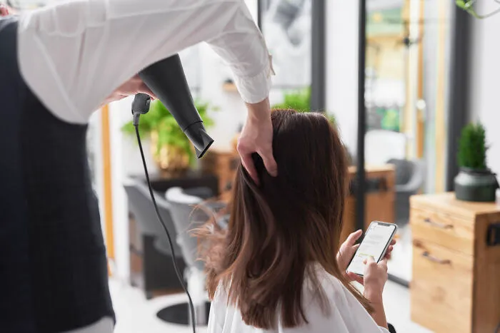 30 People Share The Juiciest Pieces Of Gossip They Know