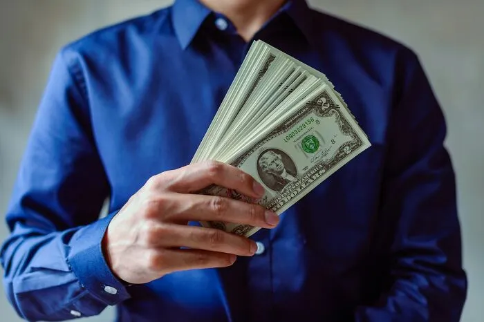 30 Hobbies Clearly Showing People Doing Them Are Insanely Rich, As Shared In This Online Community