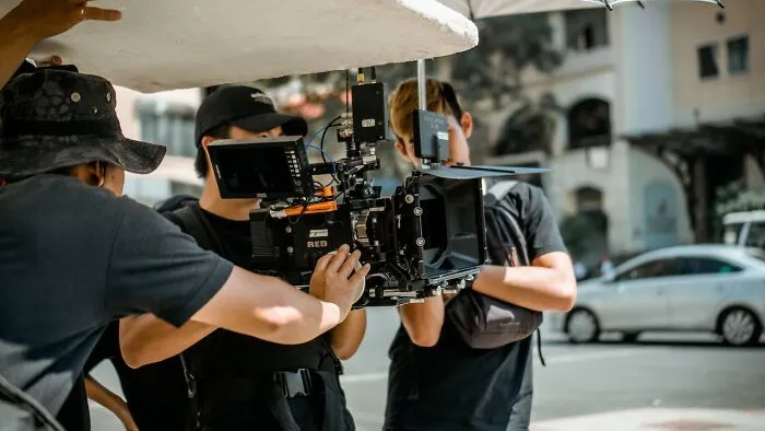 "¿Qué actores abandonaron una franquicia cinematográfica o una serie de televisión, y nunca más volvieron a ser populares?" (25 respuestas)