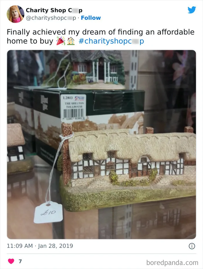 30 Random And Unhinged Charity Shop Finds That Prove Shopping Secondhand Can Be Wild