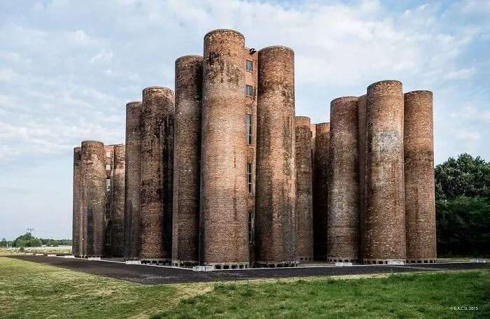 Biotürme, parte de la antigua fábrica de coque de Lauchhammer, (torres de descontaminación/industria pesada). Lauchhammer, 1957