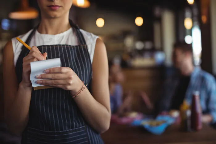 30 Low-Key Signs Someone's A Bad Human, As Shared By People Online