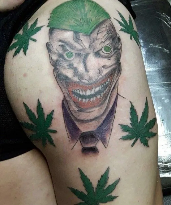 30 Tatuajes tan horribles para recordarnos que algunos errores pueden ser difíciles de borrar