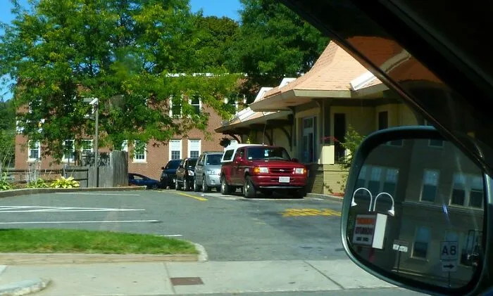 50 Hilarious Bits Of Small-Town Gossip That May Make You Regret Living In The Big City