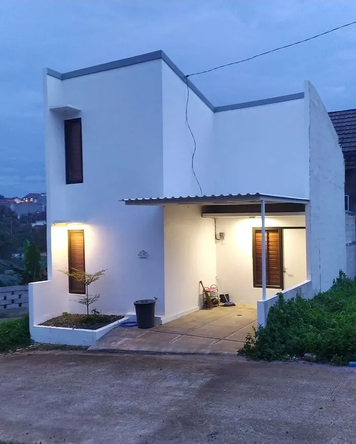 Part Of A Cookie Cutter Housing Development Project, So There Are 40 Others Like This. (Non-Us)