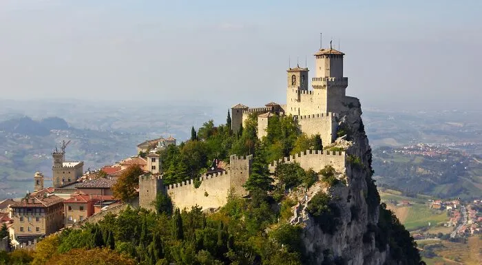 San Marino — 33 642 People