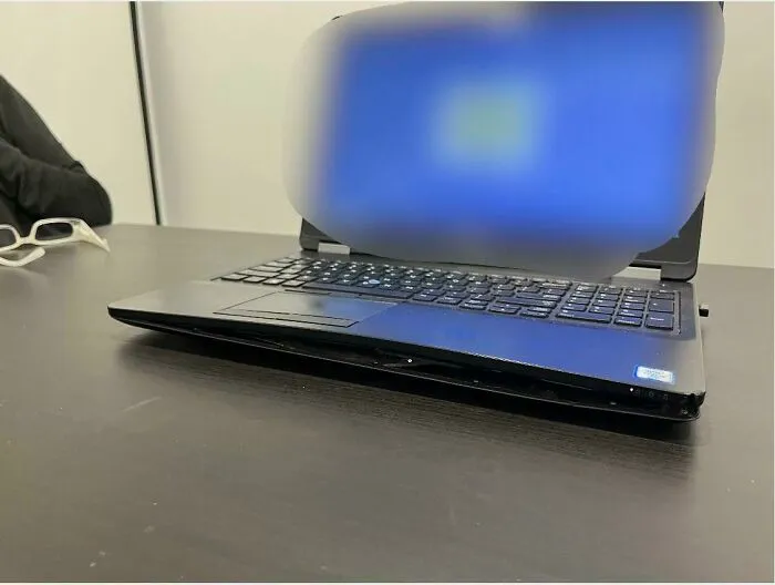 Just Found Out A Sales Rep’s Laptop Has This Going On. I Freaked And Told Them It Needs To Leave The Building And Shouldn’t Be Used. Was Told They’ll Just Order A Battery I Shouldn’t Start A “Panic” Meanwhile She Brings This Thing Home And Told Me She Leaves It In Bed And On The Couch