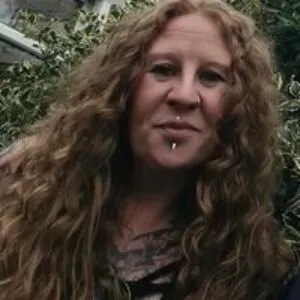 Linzi of Elkstone