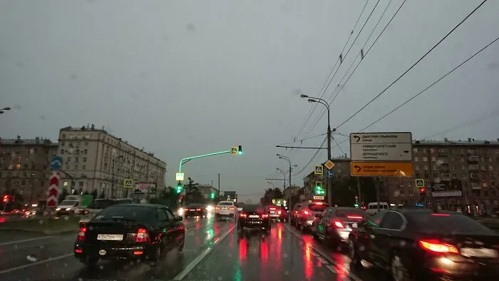 This Pole Matching The Traffic Light