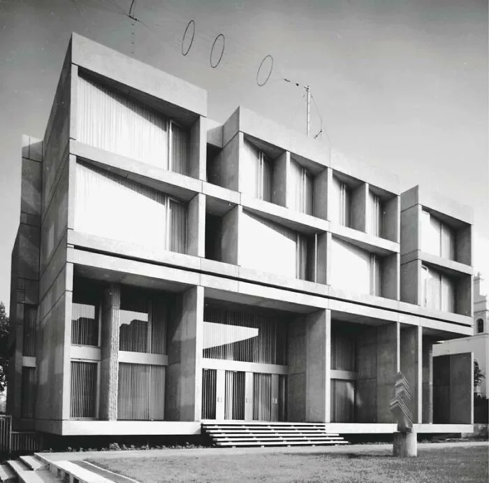 Czecho Slovakian Embassy In London Made By Jan Bocan, Zdenek Rothbauer, Jan Sramek And Karel Stepansky 1965-70