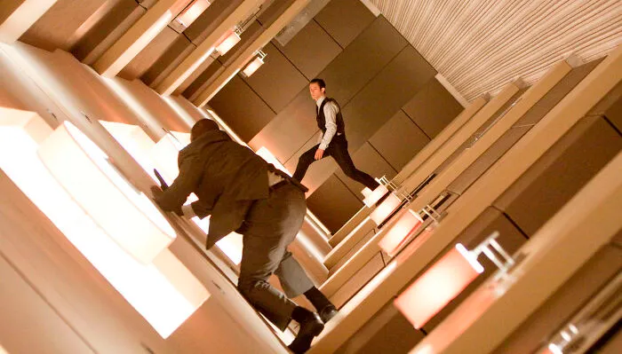 Arthur and Robert fighting in the dream 