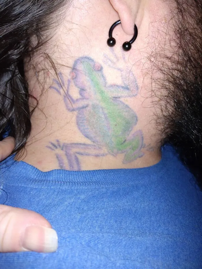 30 Tatuajes tan horribles para recordarnos que algunos errores pueden ser difíciles de borrar