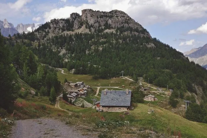 Here Are 18 Pictures Of Beautiful Mountain Scenery From My Hike 2 Years Ago