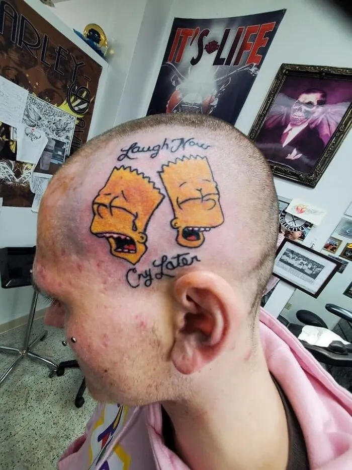 30 Tatuajes tan horribles para recordarnos que algunos errores pueden ser difíciles de borrar