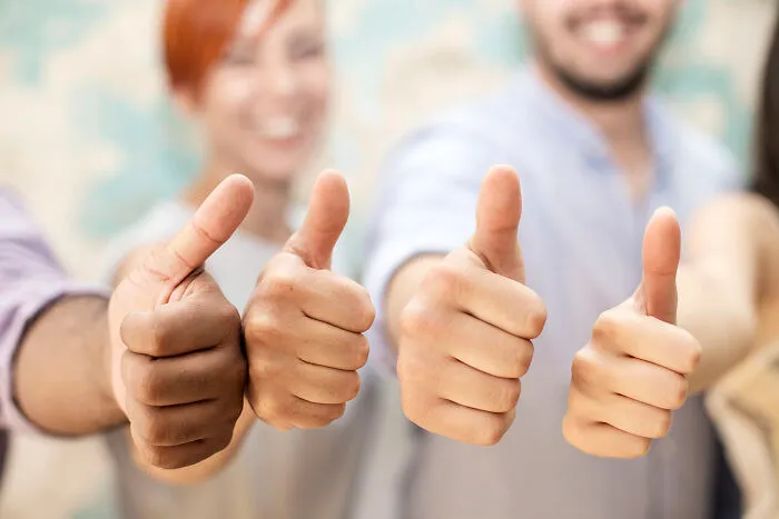 30 Low-Key Signs Someone's A Bad Human, As Shared By People Online