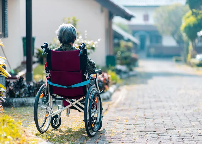 35 People Reveal Deathbed Confessions They've Heard That They Can't Get Out Of Their Heads