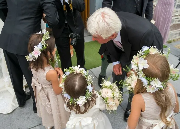 40 Honest Wedding Photos By Ian Weldon That Are As Funny As They Are Chaotic (New Pics)