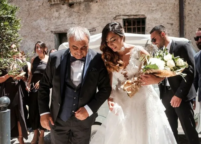 40 Honest Wedding Photos By Ian Weldon That Are As Funny As They Are Chaotic (New Pics)