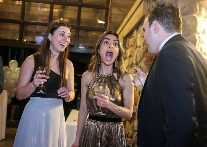 40 Honest Wedding Photos By Ian Weldon That Are As Funny As They Are Chaotic (New Pics)