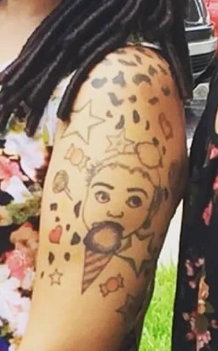 30 Tatuajes tan horribles para recordarnos que algunos errores pueden ser difíciles de borrar