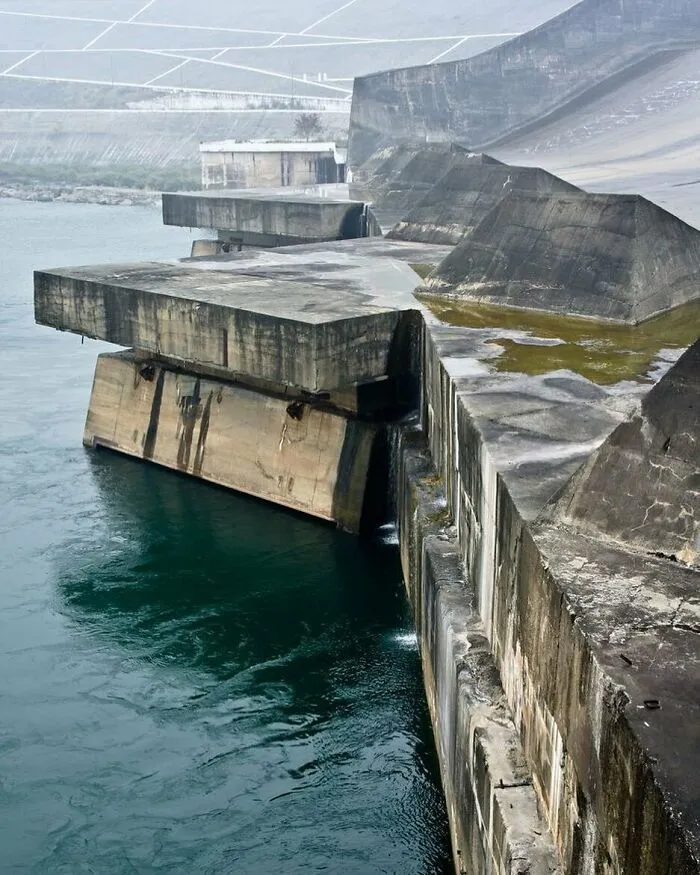 Brutal Shore