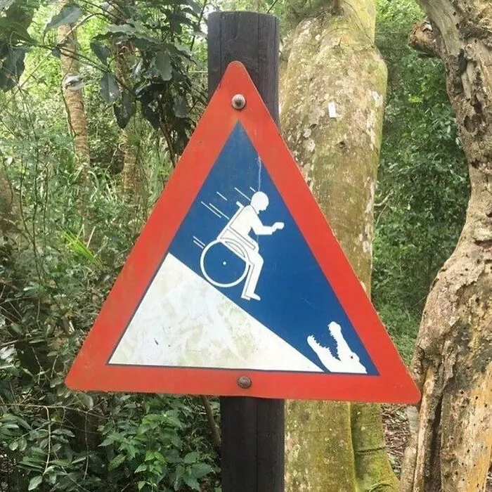 "Ominous Signs": 50 Creepy Messages Spotted In The Wild