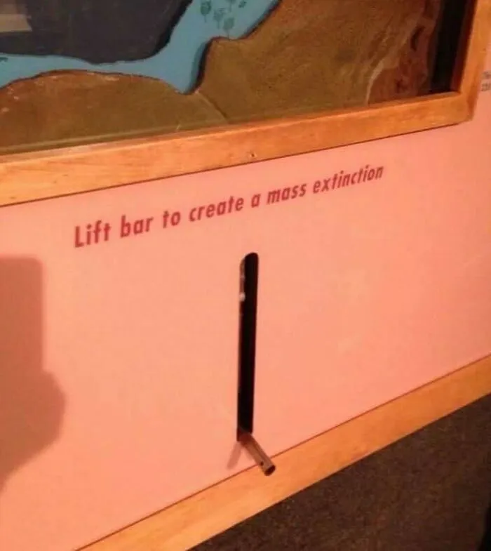 "Ominous Signs": 50 Creepy Messages Spotted In The Wild