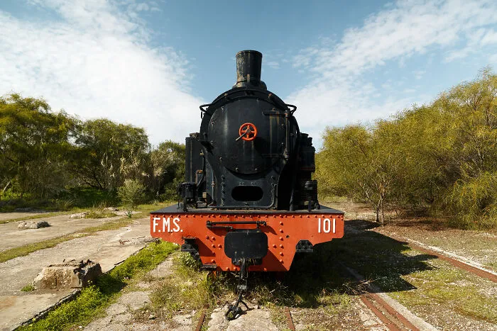 Ghostly Remains: I Took 15 Pictures Of Abandoned Trains