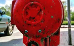 I Try To Inspire People To See The World Around Them In A Fresh Perspective By Placing Googly Eye Stickers On Inanimate Objects (25 Pics)