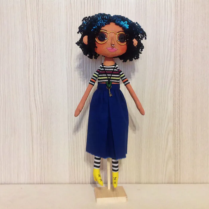 I Create Custom Made Coraline Dolls (10 Pics)