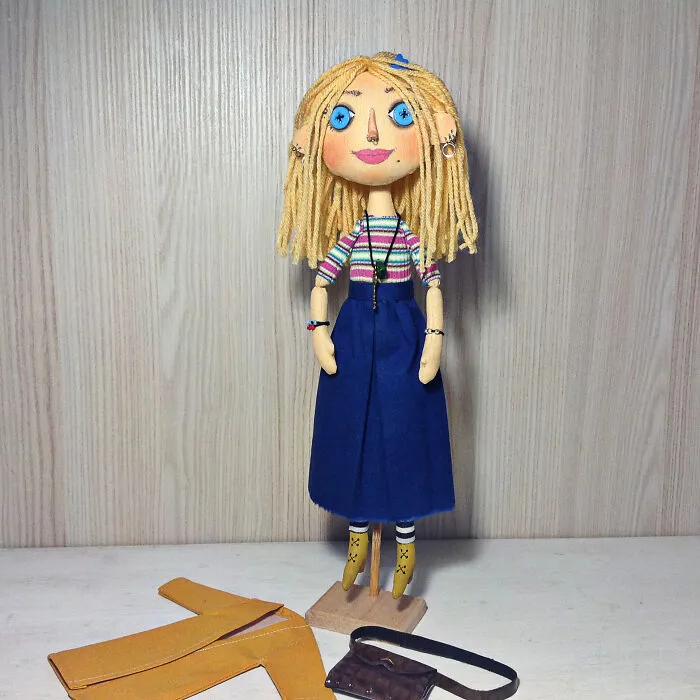 I Create Custom Made Coraline Dolls (10 Pics)