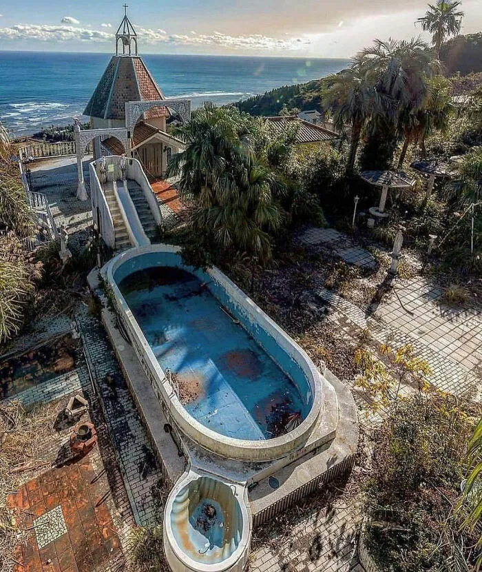 Villa abandonada con una hermosa vista