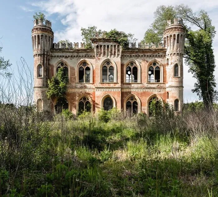 Mansión italiana olvidada y abandonada