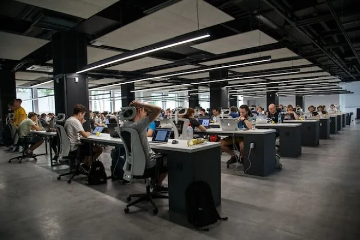 35 Ingenious Things These People Do To Look Busy At Work, And You May Want To Take Notes