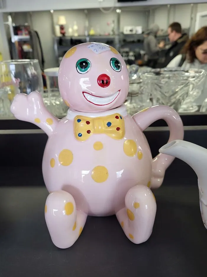 La tetera Don Blobbly que encontré ayer en la tienda de Eltham. Me gusta pero lo mantengo en secreto 