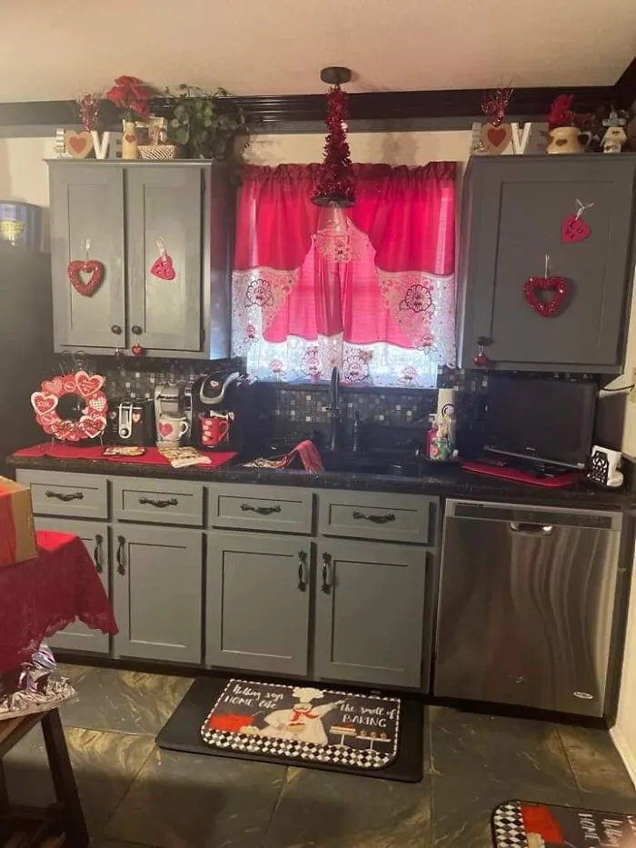 40 Of The Worst Examples Of Home Decor That People Thought Deserved To Be Roasted On This Facebook Group (New Pics)