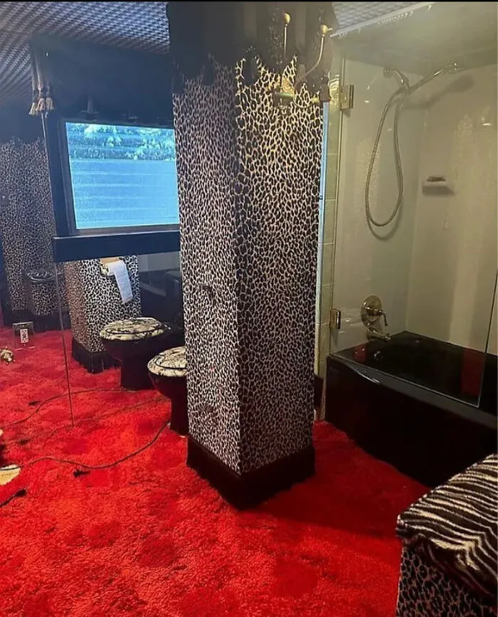 40 Of The Worst Examples Of Home Decor That People Thought Deserved To Be Roasted On This Facebook Group (New Pics)