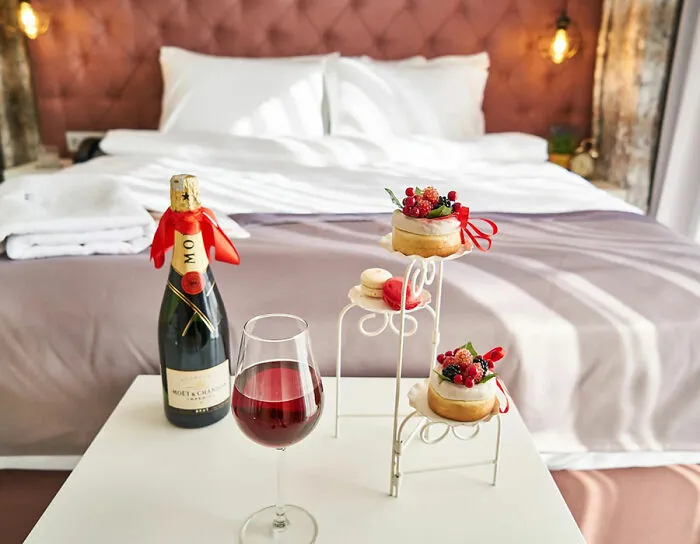 5-Star Hotel Employees Spill The Tea On Hotel Secrets, And Some Get Really Dark
