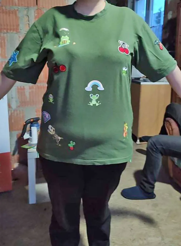 Mi madre me hizo una camiseta personalizada. Tengo 27 años y es el mejor regalo de mi vida