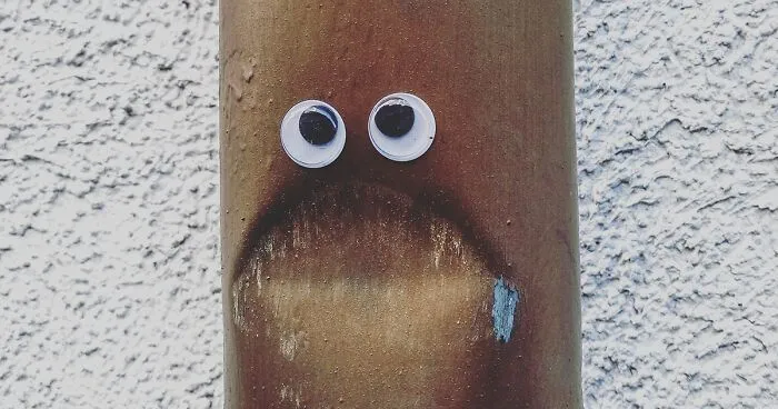 I Try To Inspire People To See The World Around Them In A Fresh Perspective By Placing Googly Eye Stickers On Inanimate Objects (25 Pics)