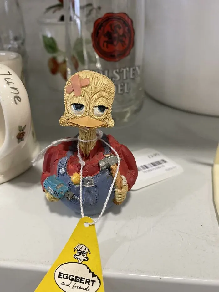 Lo encontré en un Sue Ryder en Skleton. Siento que a algunas personas les puede gustar esto 