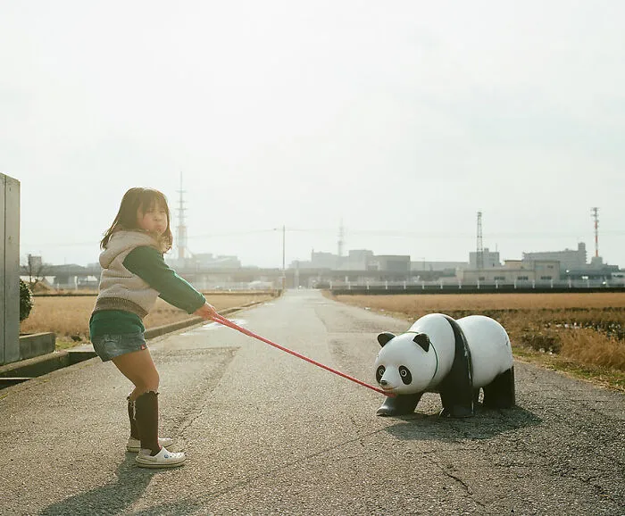 Japanese Photographer Has Taken The Cutest Pictures Of His Then 4-Year-Old Daughter (26 Pics)