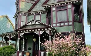 40 Stunning Photos From This Online Group That’s Dedicated To Showcasing Old Homes That People Actually Live In