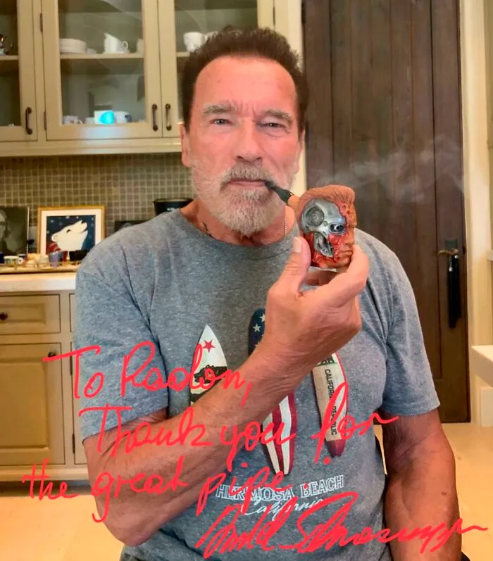 I Carved And Gifted The "Terminator Pipe" To Arnold Birthday And He Sent Me A Photo