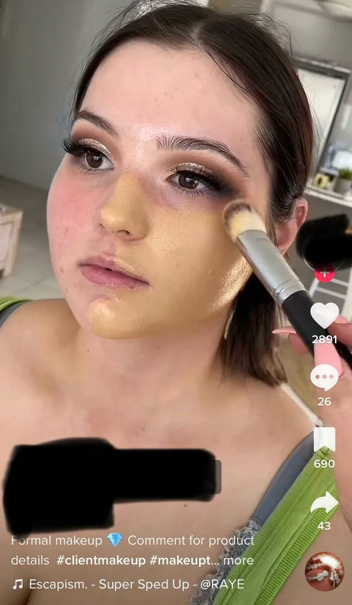 ¿Por qué las empresas de maquillaje se molestan en hacer bases de diferentes tonos? ¡Todo el mundo es amarillo! 
