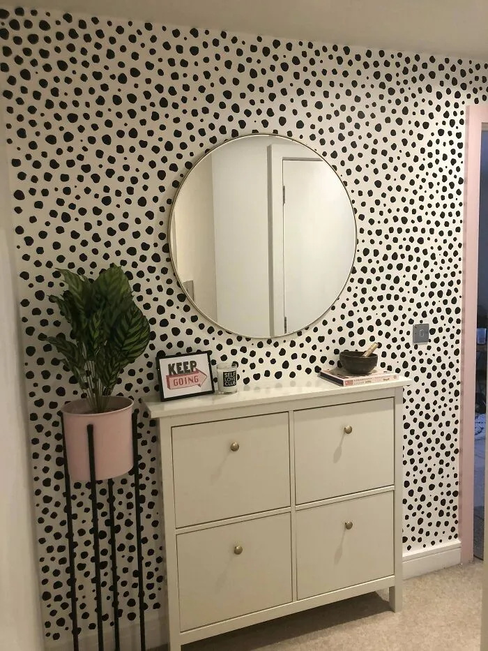 Spotty Wall Design with Mirror